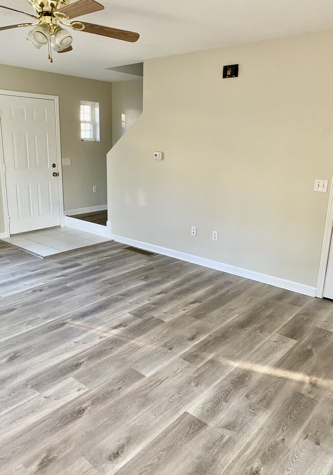 property at 3 Frankie Ln