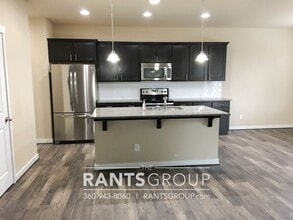 8996 Aster St SE in Tumwater, WA - Building Photo - Building Photo