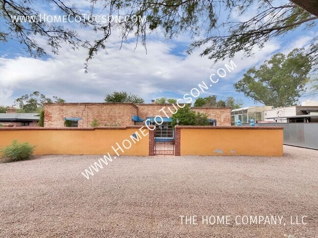 property at 228 S Country Club Rd