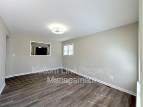 801 Ridgedale Ct in Charlotte, NC - Building Photo - Building Photo