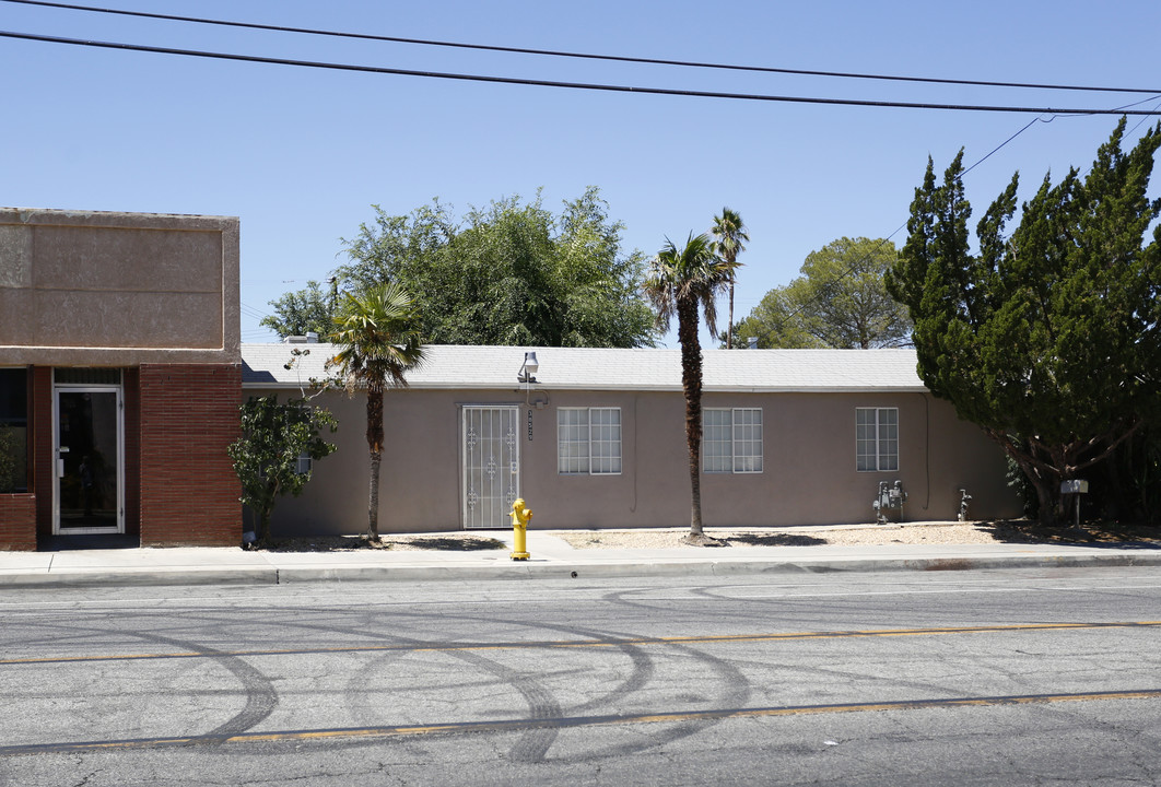 38529 6th St E in Palmdale, CA - Building Photo