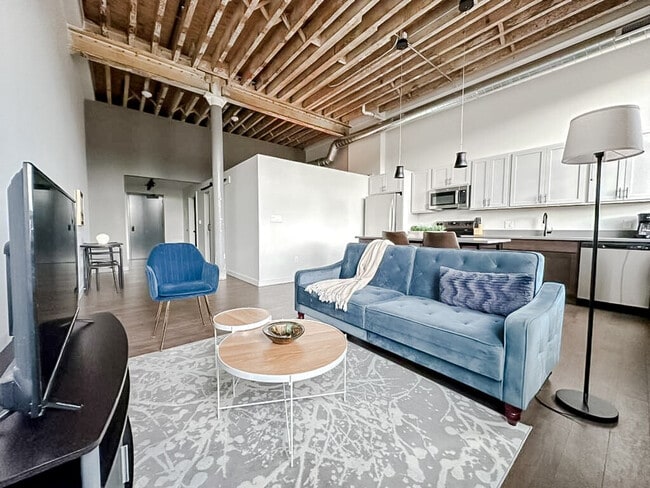 property at 605 W 4th St N