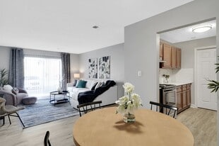 Stonewater Apartments in Louisville, KY - Building Photo