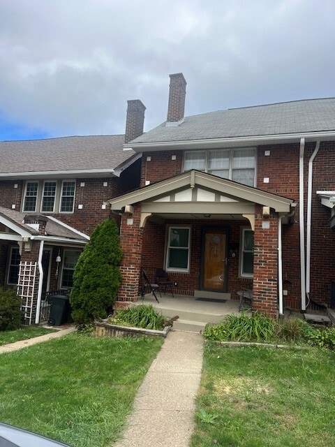 property at 9 Hollenden Pl