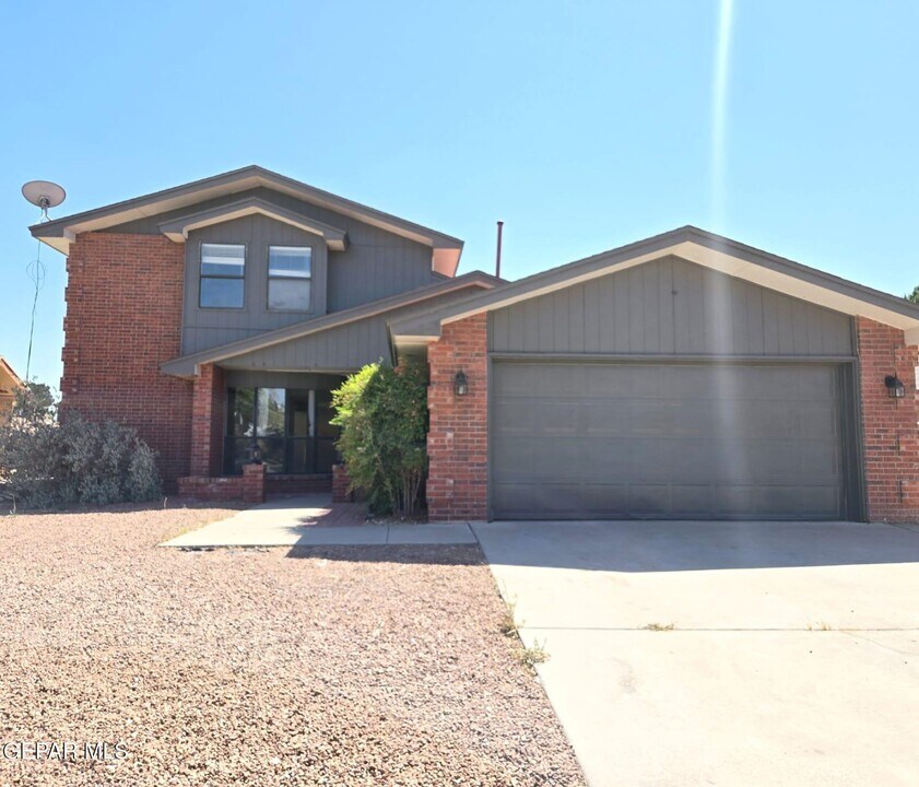 11920 Pueblo Del Rio Way in El Paso, TX - Building Photo
