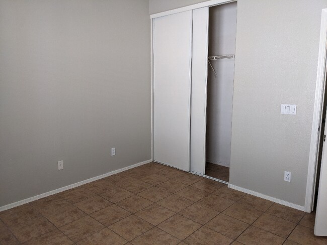 property at 735 E Tortoise Trail