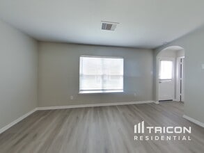 531 Douro in Crosby, TX - Building Photo - Building Photo