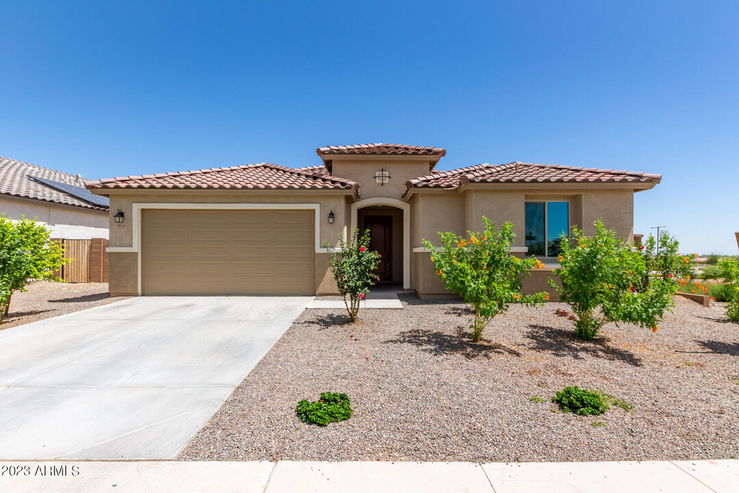 19534 W San Miguel Ave in Litchfield Park, AZ - Building Photo