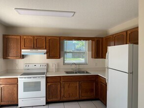 2630 SE Normand St in Stuart, FL - Building Photo - Building Photo