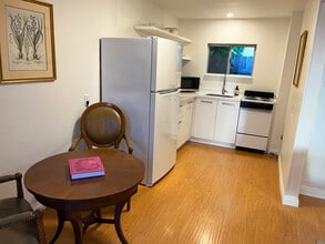1795 San Pasqual St, Unit Guesthouse in Pasadena, CA - Foto de edificio - Building Photo