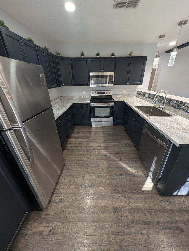 property at 406 Goliad St