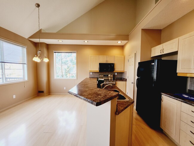 4821 Terwillegar Common NW in Edmonton, AB - Building Photo - Building Photo