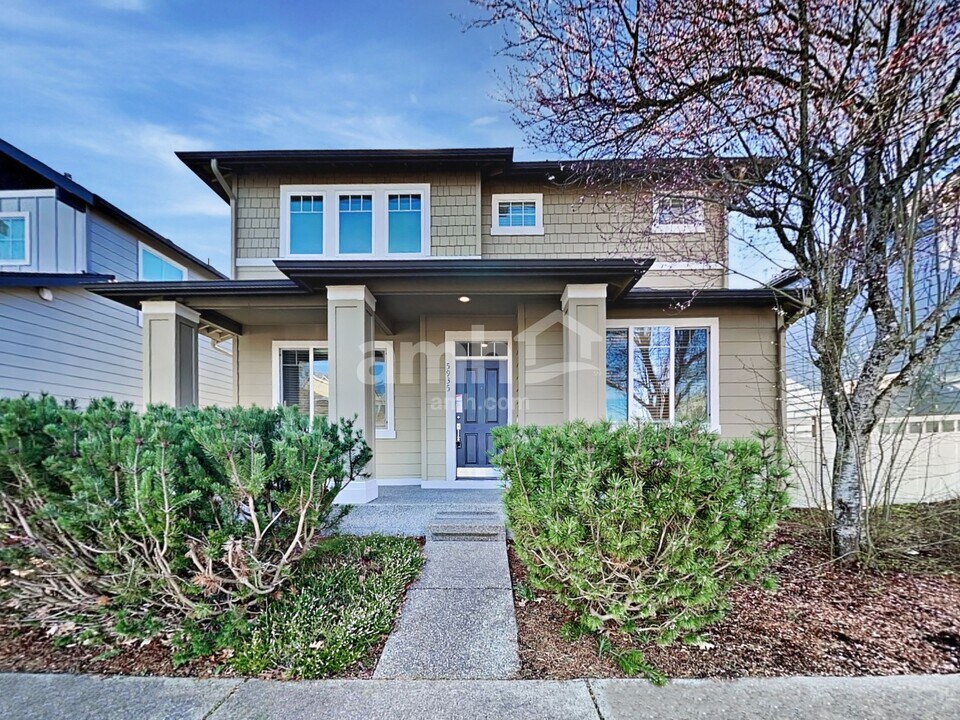 5935 Colorado Ave SE in Lacey, WA - Foto de edificio