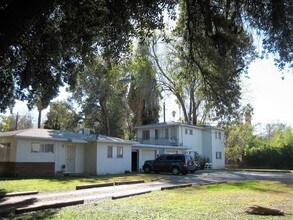 328-338 La Paloma St in Redlands, CA - Building Photo - Building Photo