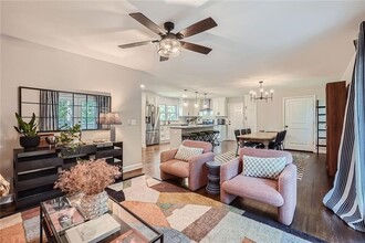 2351 Beach Way SW-Unit -180-05 in Atlanta, GA - Building Photo - Building Photo