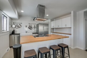 13489 W Auburn Ave in Lakewood, CO - Foto de edificio - Building Photo