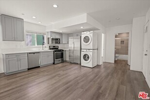1887 W 20th St in Los Angeles, CA - Building Photo