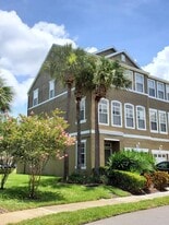 3013 Pointeview Dr in Tampa, FL - Building Photo