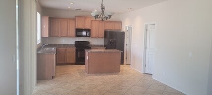 6834 W Nadine Way in Peoria, AZ - Building Photo - Building Photo