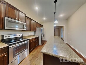 1080 Paddock Park Cir in Gallatin, TN - Foto de edificio - Building Photo