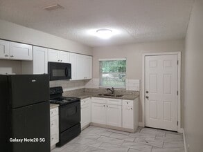 1015 Beecher St in Leesburg, FL - Building Photo - Building Photo
