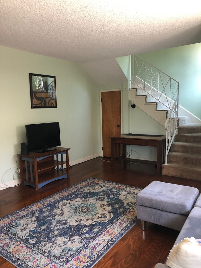 4111 Wade St, Unit Apt D in Los Angeles, CA - Foto de edificio - Building Photo