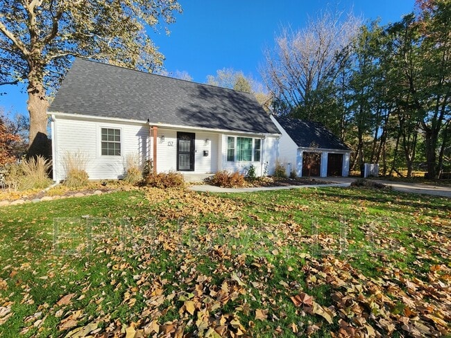 137 Pauline Pl in Waterloo, IA - Building Photo - Building Photo