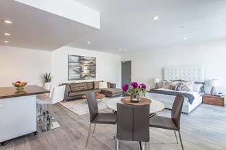 The Lofts on La Brea in Los Angeles, CA - Foto de edificio - Building Photo