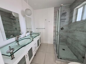 1240 NE 83rd St in Miami, FL - Building Photo - Building Photo