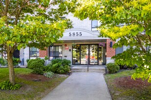 5855 Grande-Allée in Brossard, QC - Building Photo