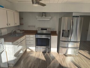 160 College Ave, Unit #B in Los Gatos, CA - Building Photo - Building Photo