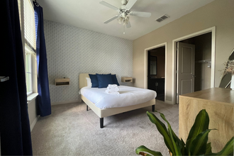 9064 Dowden Rd in Orlando, FL - Building Photo - Building Photo