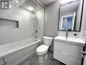 1 Spruce St in Toronto, ON - Building Photo - Building Photo