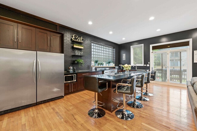 2630 S Throop St in Chicago, IL - Building Photo - Building Photo