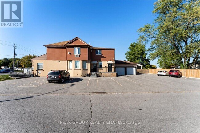 4386 Drummond Rd in Niagara Falls, ON - Building Photo - Building Photo