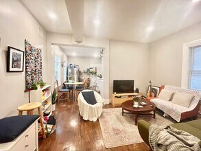 1566 Tremont St, Unit 2 in Boston, MA - Building Photo - Building Photo