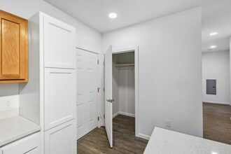 Pullman Lofts in Santa Rosa, CA - Foto de edificio - Building Photo