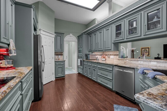 192 Monterrey Rd W in Montgomery, TX - Building Photo - Building Photo