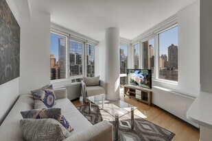 625W W 57th St, Unit ID1025081P in New York, NY - Building Photo