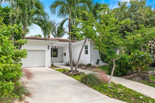 9025 Dickens Ave in Surfside, FL - Building Photo - Building Photo