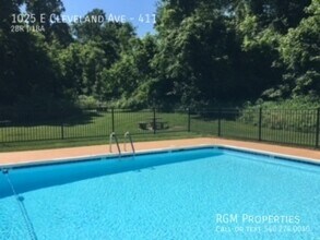 1025 E Cleveland Ave in Vinton, VA - Building Photo - Building Photo