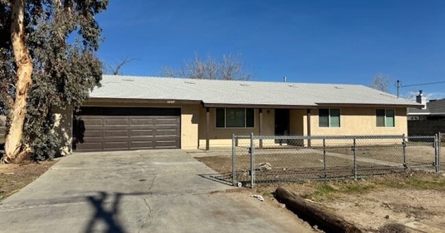 16437 Coolwater Ave in Lake Los Angeles, CA - Building Photo - Building Photo