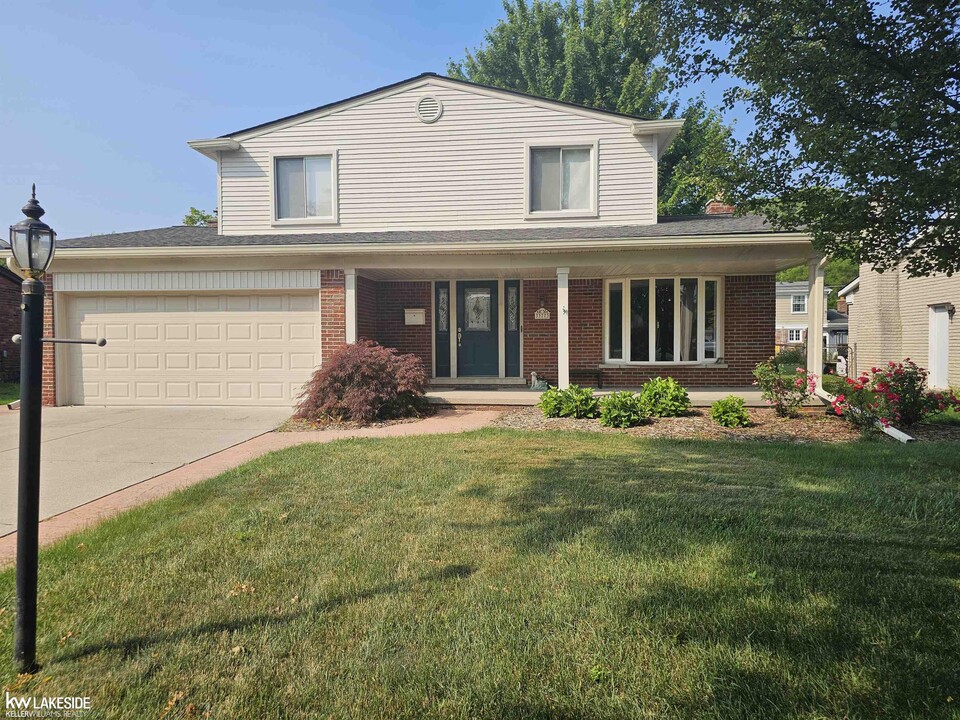 33773 Orban Dr in Sterling Heights, MI - Building Photo