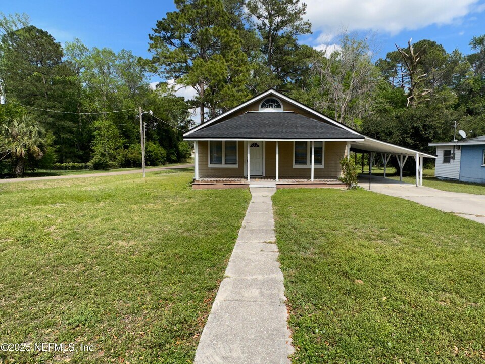37445 Orange St in Hilliard, FL - Building Photo