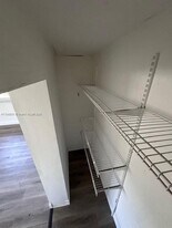 585 NW 182nd Terrace in Miami, FL - Building Photo