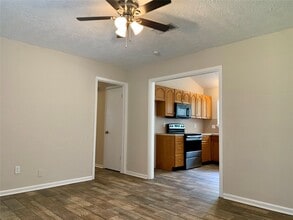 7739 Bunker Wood Ln in Houston, TX - Building Photo - Building Photo