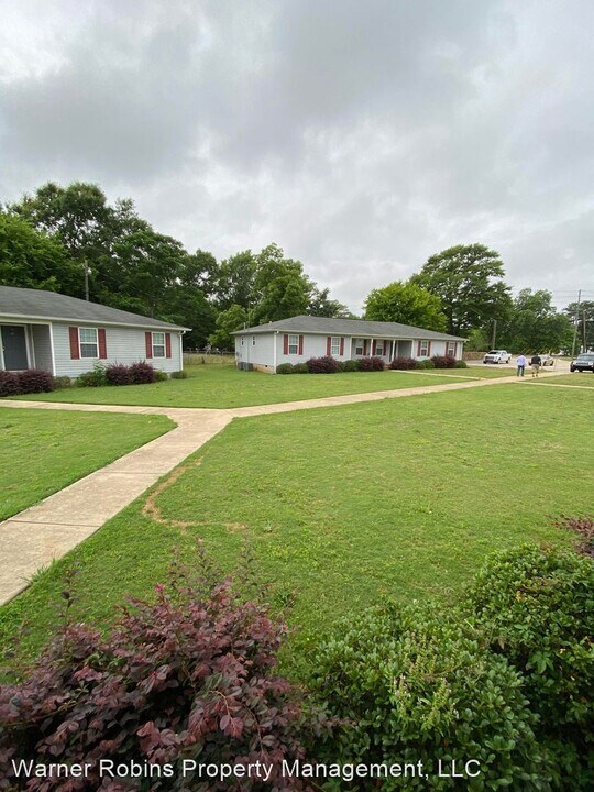 529 Railroad St in Fort Valley, GA - Building Photo