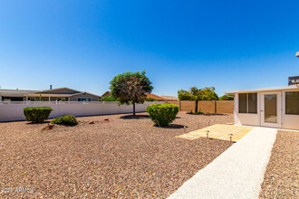 10319 W Floriade Dr in Sun City, AZ - Building Photo - Building Photo