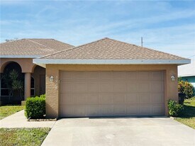 3018 SE Santa Barbara Pl in Cape Coral, FL - Building Photo