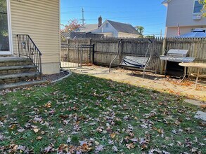 1336 K St, Unit 2nd Floor in Elmont, NY - Foto de edificio - Building Photo